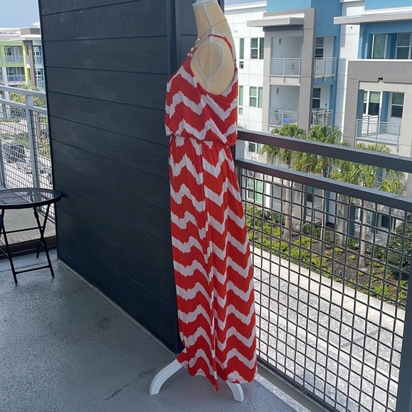 Luscious Los Angeles Maxi Dress. - Picture 3 of 9